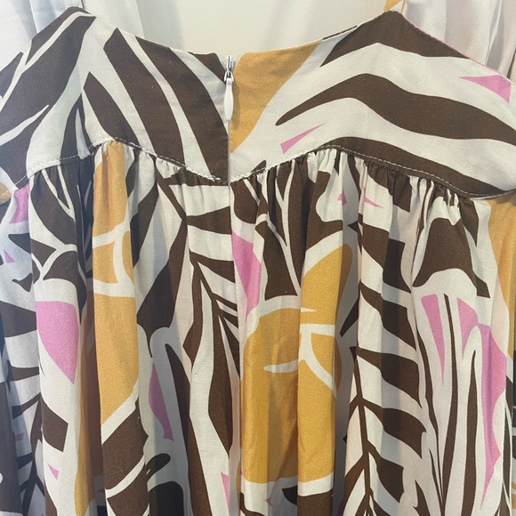 Aakaa women’s, low cut w/ front tie, tropical floral print dress, like new sz sm - Picture 7 of 11